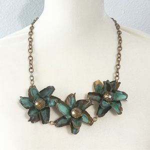 Floral metal adjustable necklace